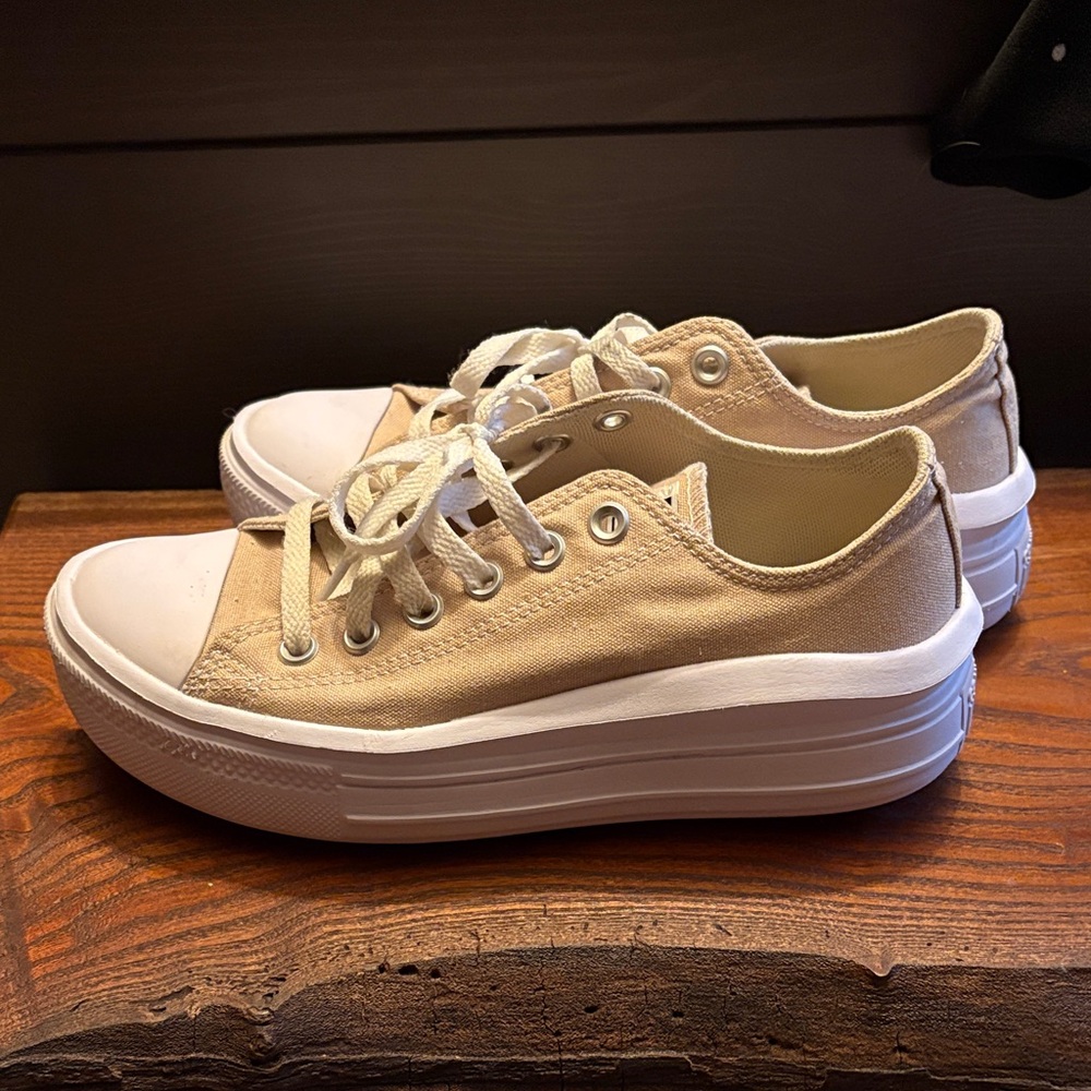 Converse Women's Chuck Taylor All Star Move Platform sneakers